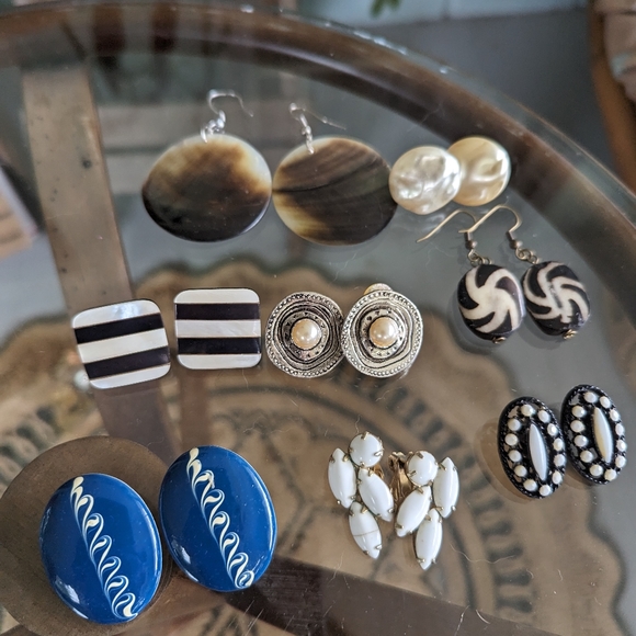 Lot of Vintage Earrings - Picture 1 of 6